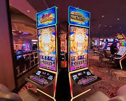 Antarmuka permainan arcade responsif di platform ligacapsa